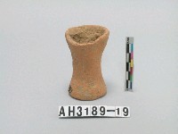 藏品(紅色夾砂小高陶杯)的圖片